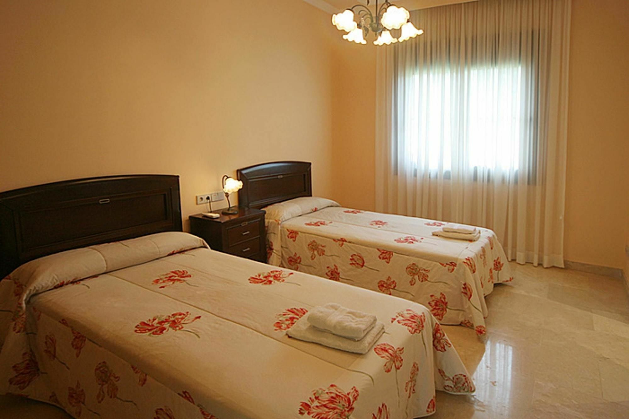 Villa With 4 Bedrooms In Las Lagunas De Mijas, With Wonderful Mountain Exteriér fotografie